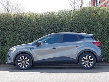 Used Renault Captur 2023 for sale - 78230243: Photo