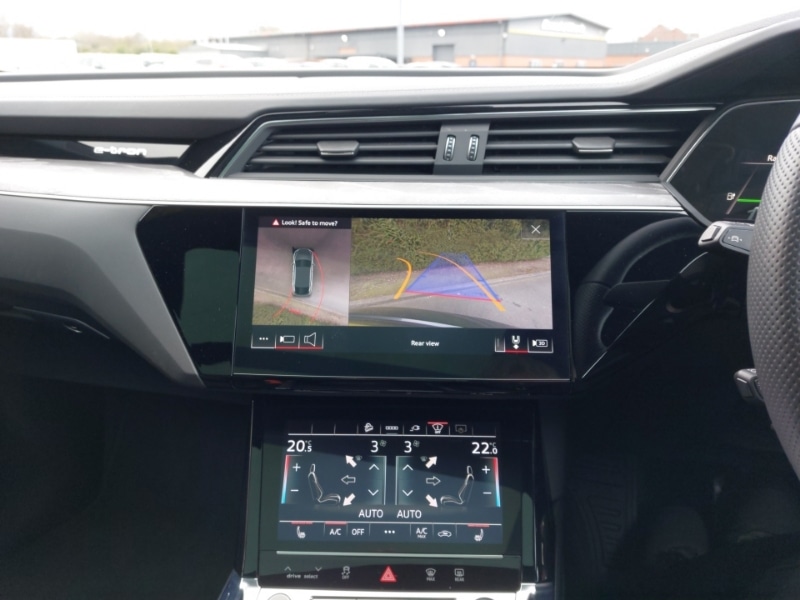 Used Audi e-tron 2023 for sale - 78169528: Photo 11