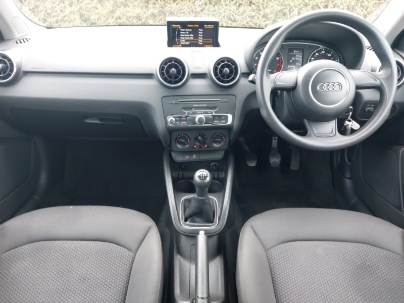 Used Audi A1 2015 for sale - 77818386: Photo 2