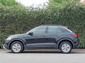 Used Volkswagen T-Roc 2024 for sale - 75132978: Photo