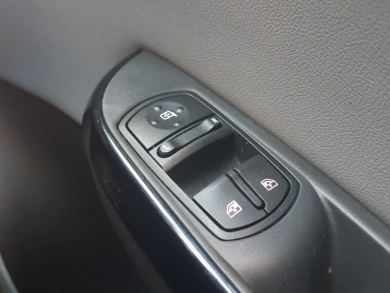 Used Vauxhall Corsa 2016 for sale - 77078305: Photo 18