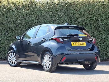 Used Toyota Yaris 2023 for sale - 79493174: Photo