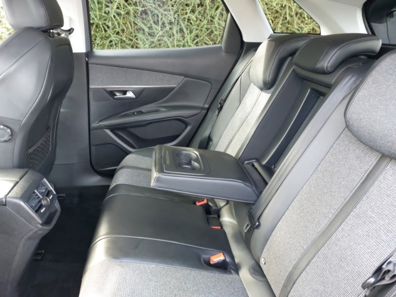 Used Peugeot 3008 2017 for sale - 76937879: Photo 6