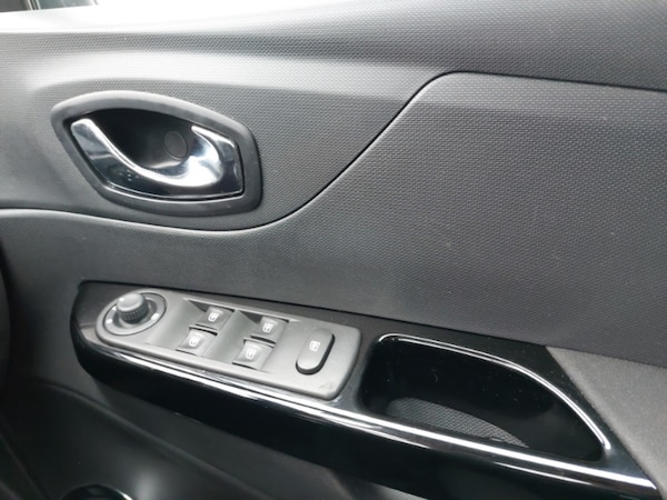 Used Renault Captur 2015 for sale - 76301709: Photo 16