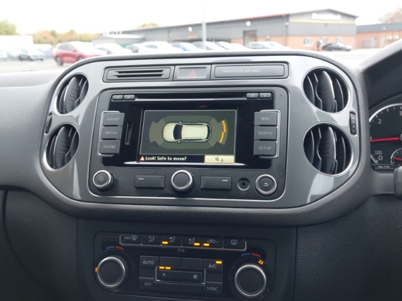 Used Volkswagen Tiguan 2015 for sale - 76548833: Photo 11