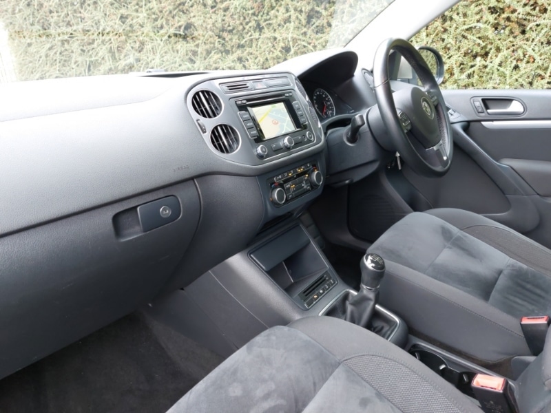 Used Volkswagen Tiguan 2015 for sale - 76548833: Photo 5