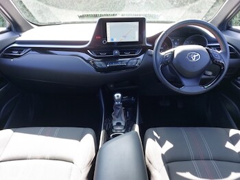 Used Toyota C-HR 2023 for sale - 78342511: Photo