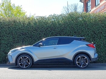 Used Toyota C-HR 2023 for sale - 78342511: Photo