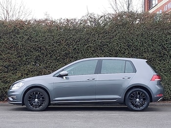 Used Volkswagen Golf 2017 for sale - 77034998: Photo