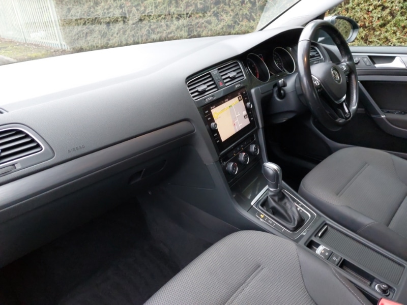 Used Volkswagen Golf 2017 for sale - 77034998: Photo 5