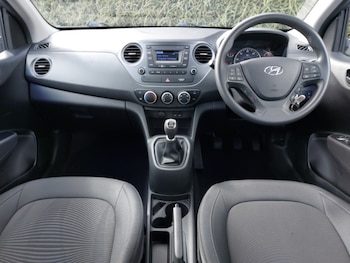 Used Hyundai i10 2017 for sale - 75767761: Photo