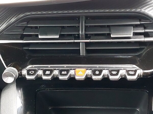 Used Peugeot 208 2022 for sale - 75989225: Photo 16