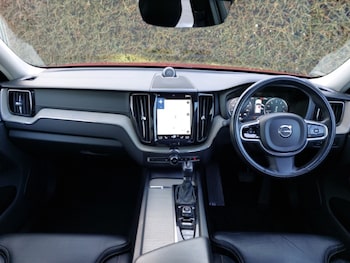 Used Volvo XC60 2018 for sale - 76897568: Photo