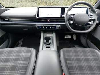 Used Hyundai IONIQ 6 2023 for sale - 76301702: Photo 2