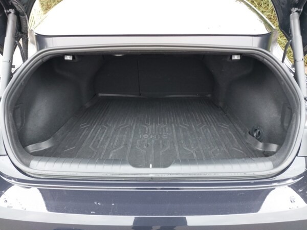 Used Hyundai IONIQ 6 2023 for sale - 76301702: Photo 8