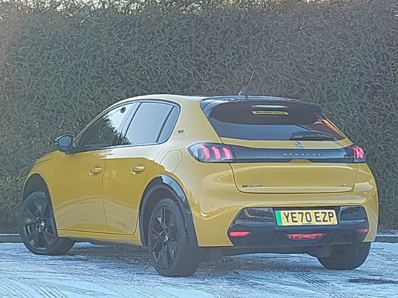 Used Peugeot 208 2021 for sale - 77112060: Photo 3