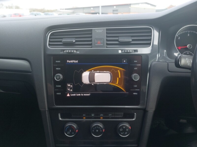 Used Volkswagen Golf 2017 for sale - 77352610: Photo 11