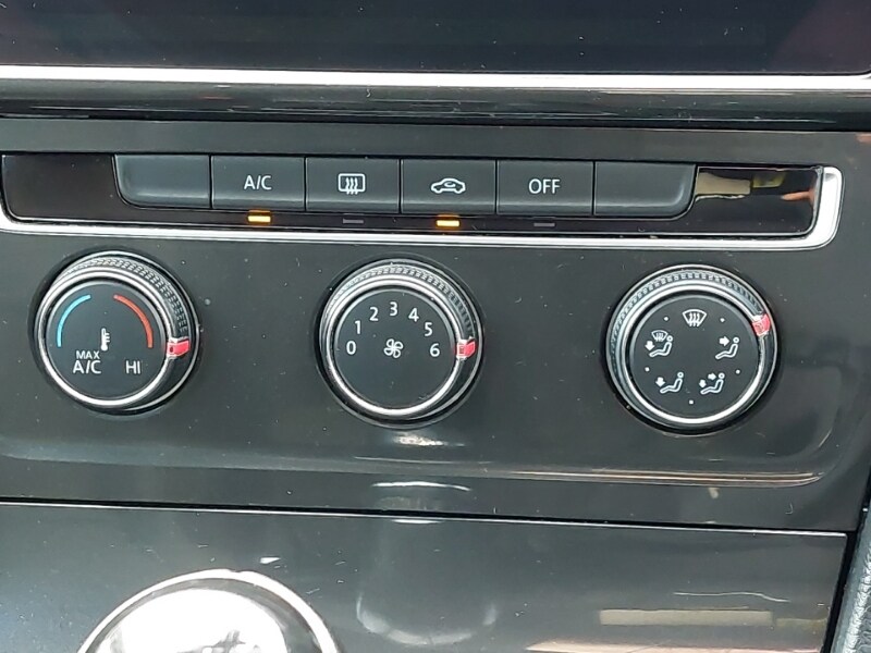 Used Volkswagen Golf 2017 for sale - 77352610: Photo 16