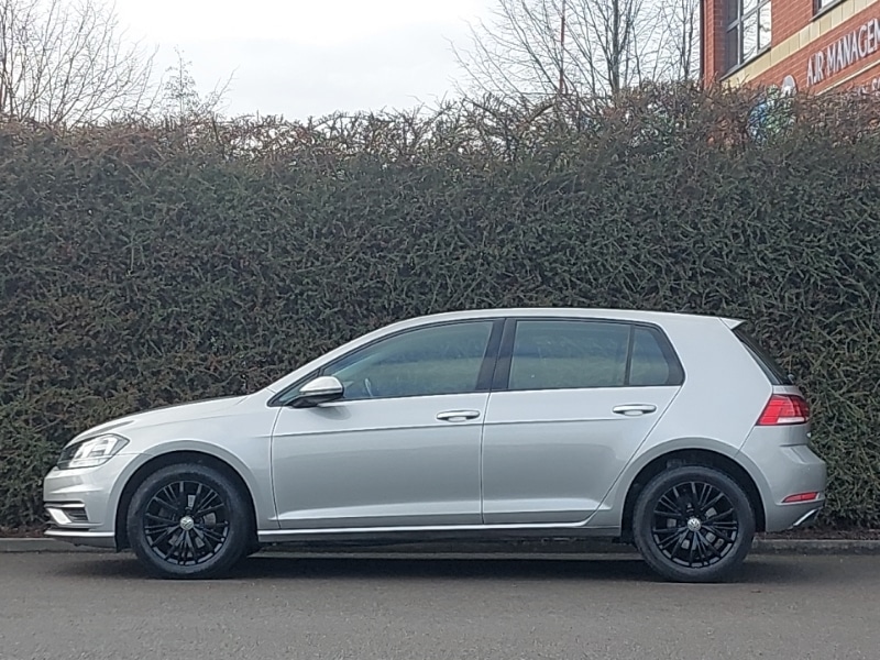 Used Volkswagen Golf 2017 for sale - 77352610: Photo 4