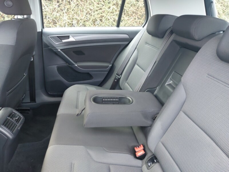 Used Volkswagen Golf 2017 for sale - 77352610: Photo 6