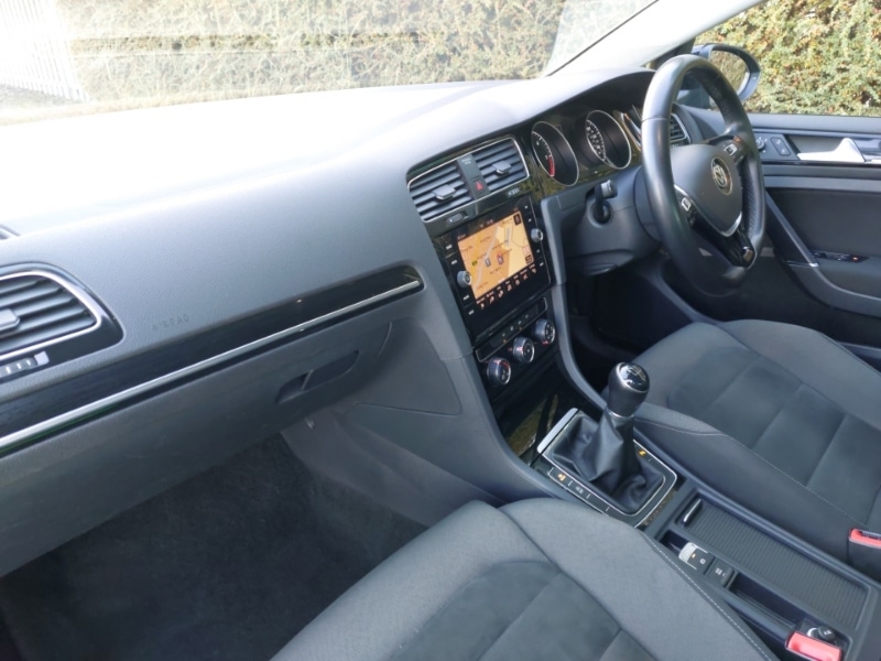 Used Volkswagen Golf 2019 for sale - 76860635: Photo 5