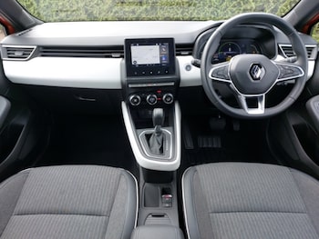 Used Renault Clio 2023 for sale - 78253402: Photo