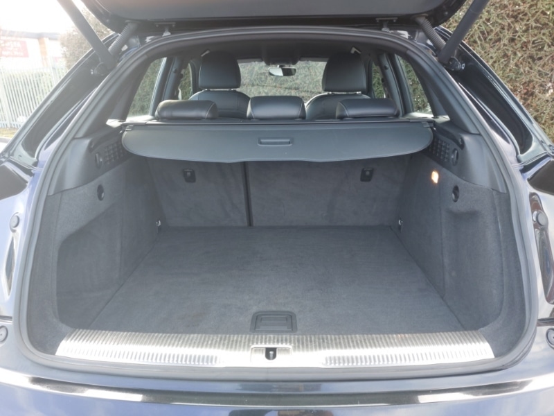 Used Audi Q3 2018 for sale - 77352598: Photo 8