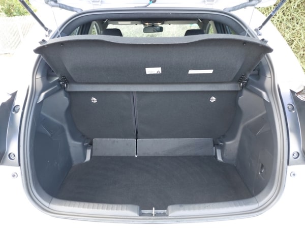 Used Toyota Yaris 2023 for sale - 76103623: Photo 8