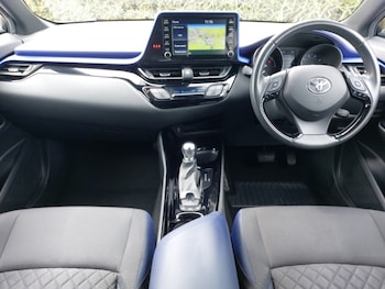 Used Toyota C-HR 2020 for sale - 76785740: Photo