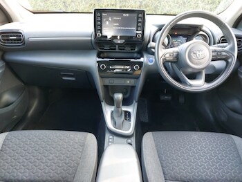 Used Toyota Yaris Cross 2023 for sale - 78085272: Photo