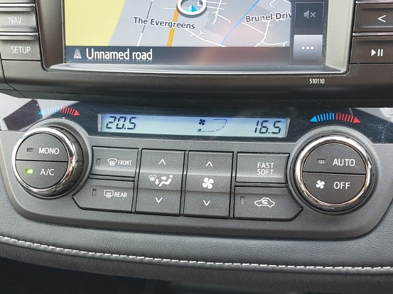 Used Toyota RAV4 2018 for sale - 77964121: Photo 15