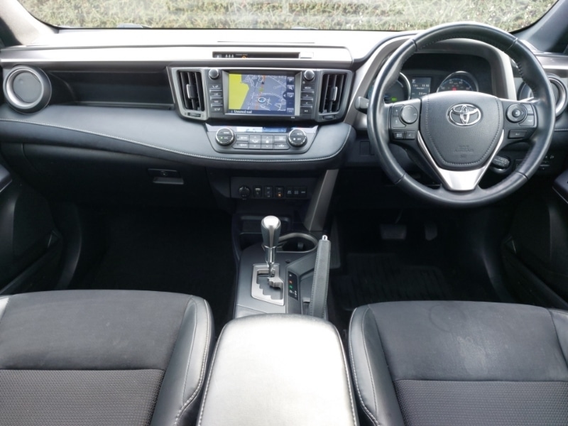 Used Toyota RAV4 2018 for sale - 77964121: Photo 2