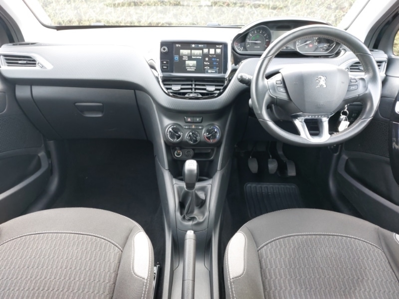Used Peugeot 208 2016 for sale - 77964135: Photo 2