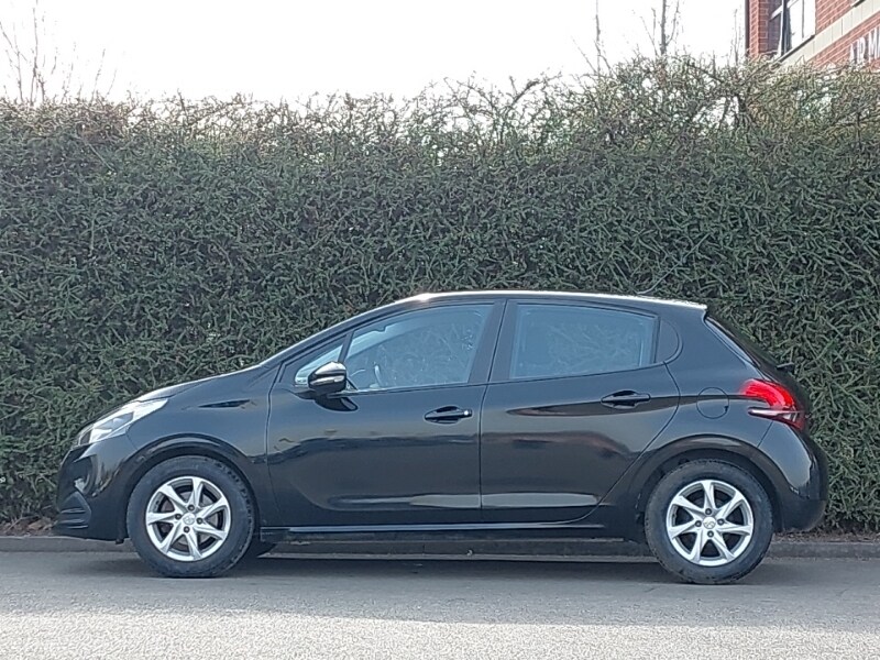 Used Peugeot 208 2016 for sale - 77964135: Photo 4