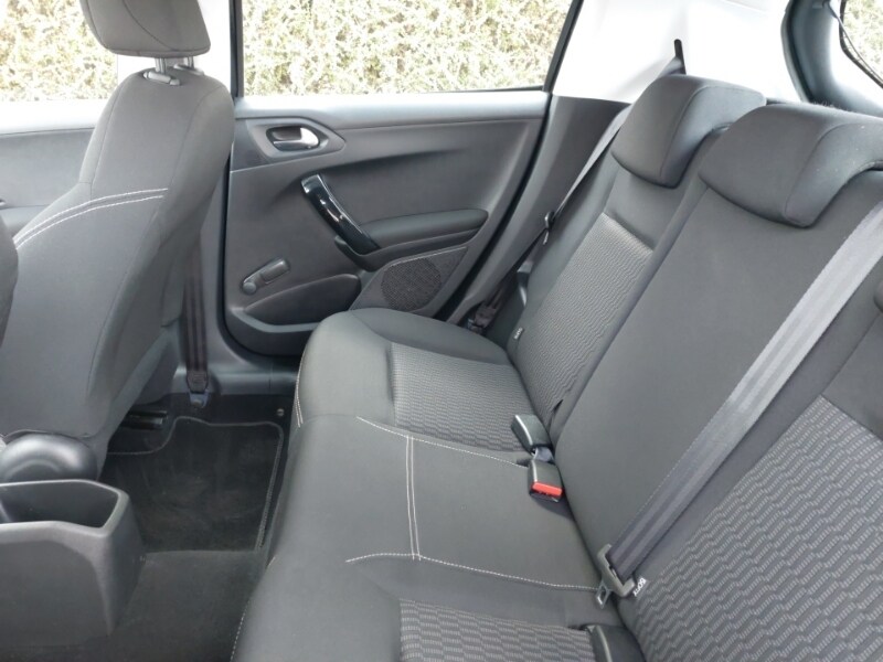 Used Peugeot 208 2016 for sale - 77964135: Photo 6