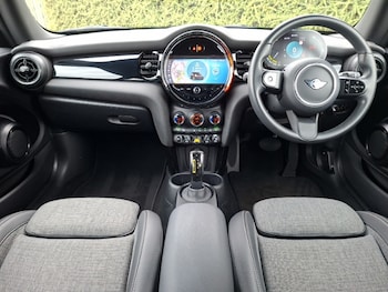 Used MINI Hatch 2023 for sale - 79343355: Photo