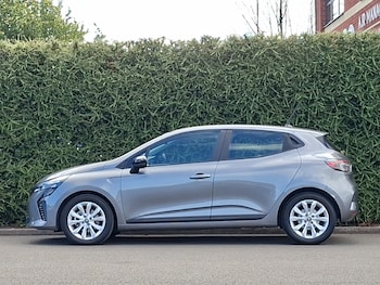 Used Renault Clio 2024 for sale - 79092269: Photo