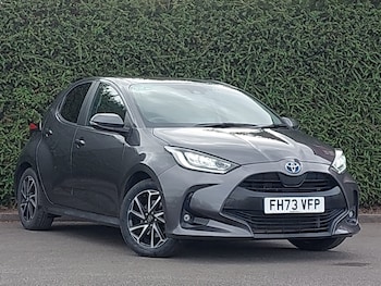 Used Toyota Yaris 2024 for sale - 78274621: Photo