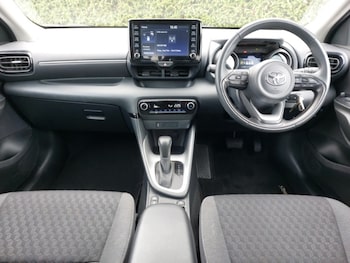 Used Toyota Yaris 2024 for sale - 78274621: Photo