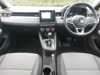 Used Renault Clio 2024 for sale - 75583831: Photo