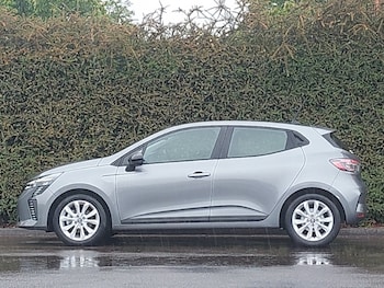Used Renault Clio 2024 for sale - 75583831: Photo