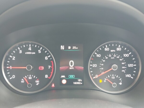 Used Kia Stonic 2023 for sale - 75448222: Photo 17