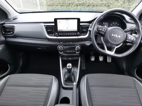 Used Kia Stonic 2023 for sale - 75448222: Photo 2