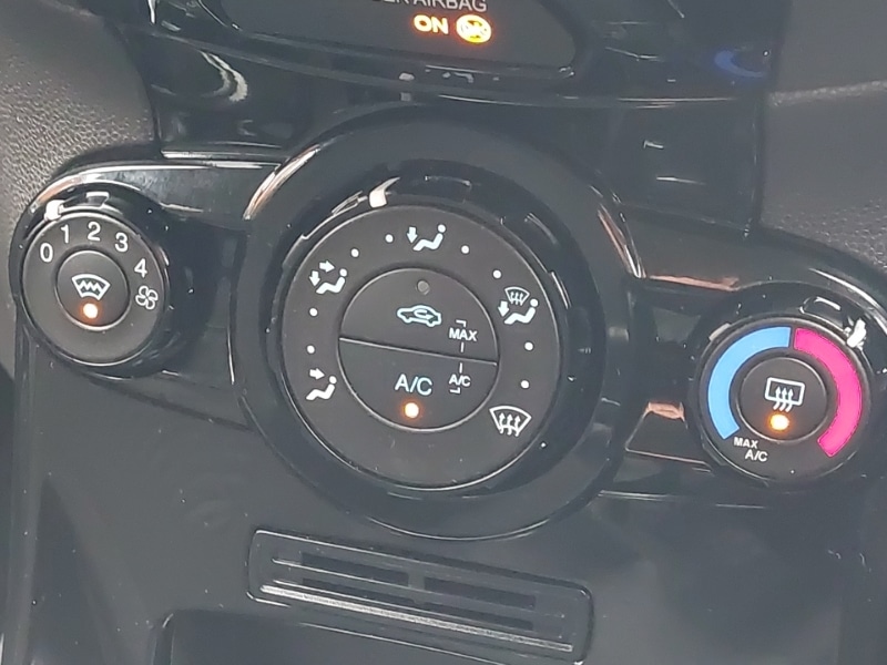 Used Ford Fiesta 2015 for sale - 76947335: Photo 15