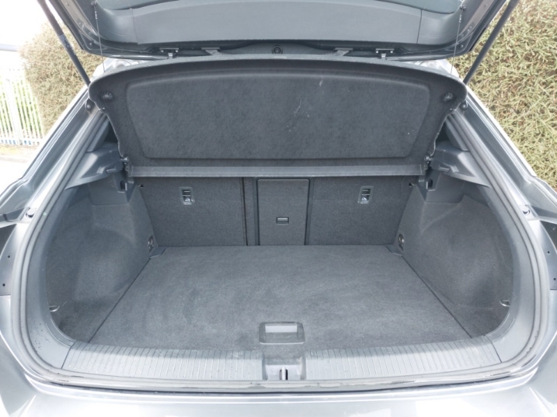 Used Volkswagen T-Roc 2023 for sale - 77731461: Photo 8