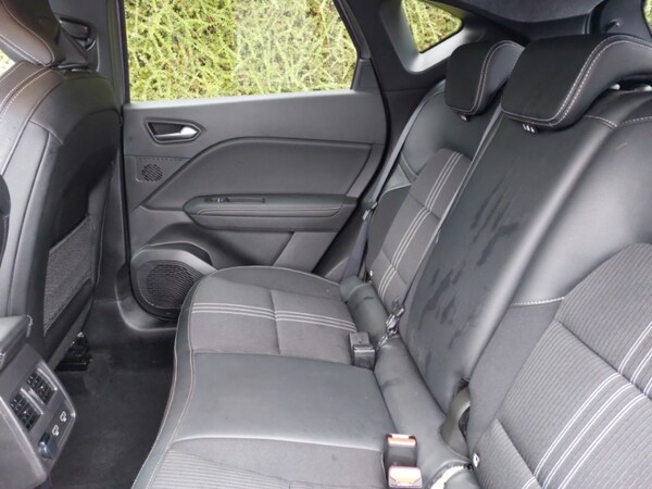 Used Renault Captur 2023 for sale - 76165923: Photo 6