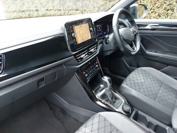 Used Volkswagen T-Roc 2023 for sale - 77329984: Photo