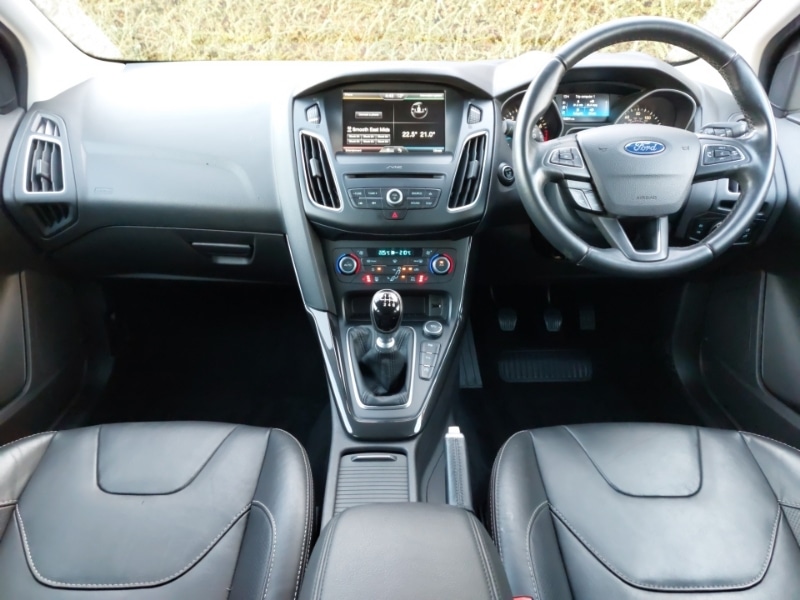 Used Ford Focus 2016 for sale - 76397498: Photo 2