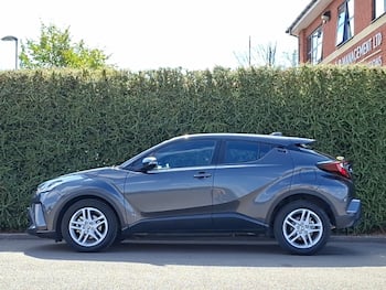 Used Toyota C-HR 2023 for sale - 79631108: Photo