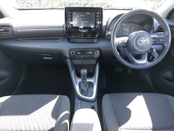 Used Toyota Yaris 2023 for sale - 78572409: Photo